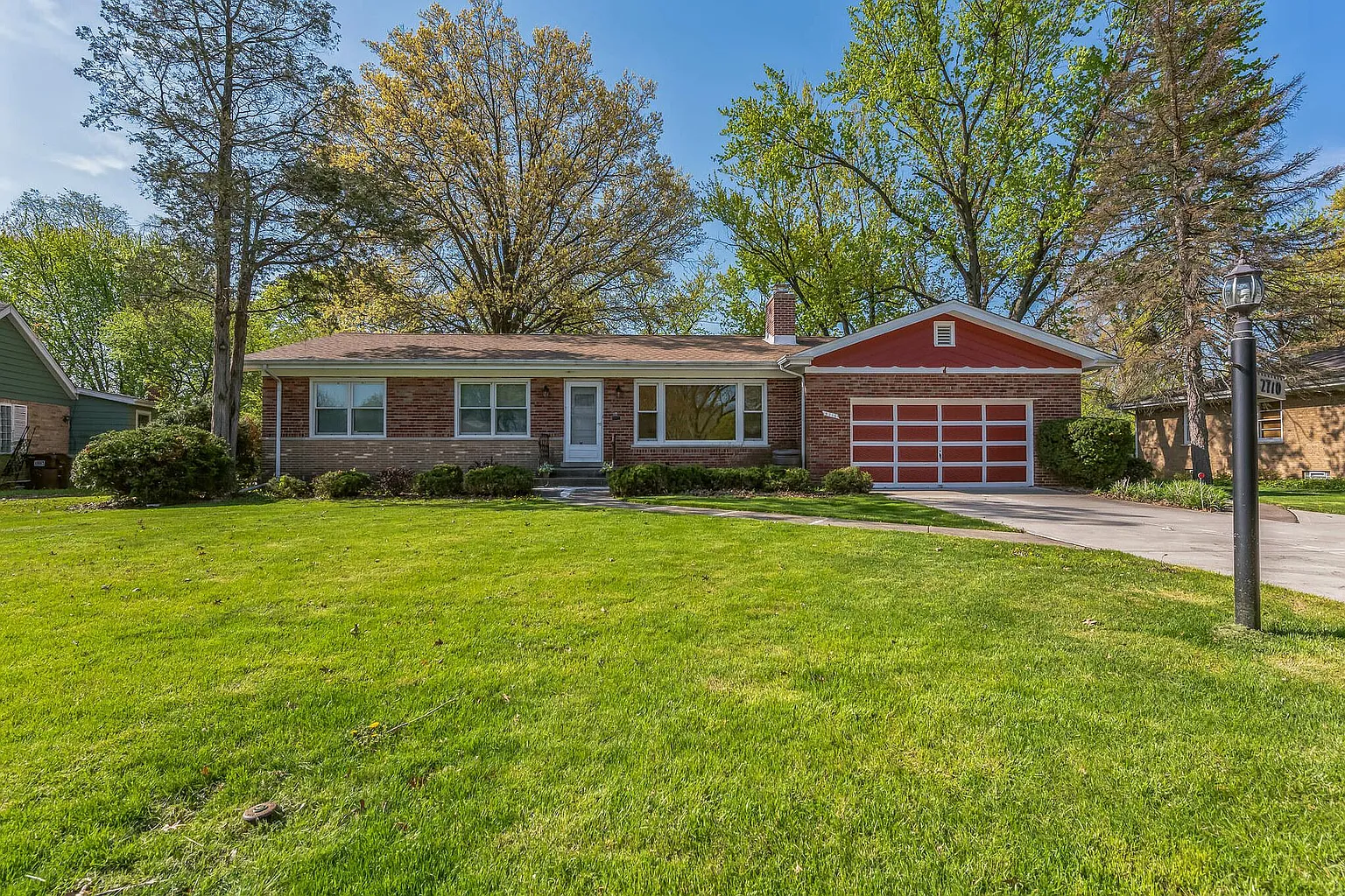2710 Link Ct photo 1