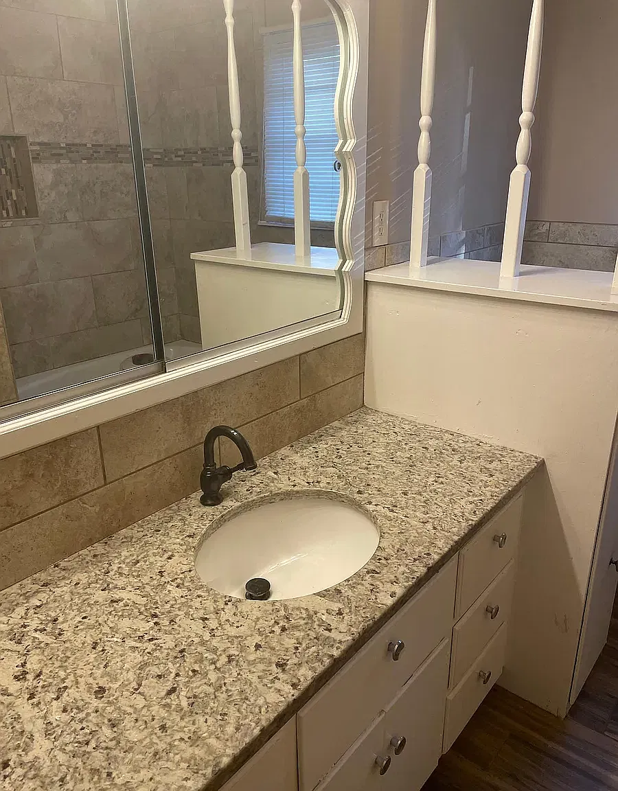 3 bed, 2115 sqft, $1,975 — Photo 2