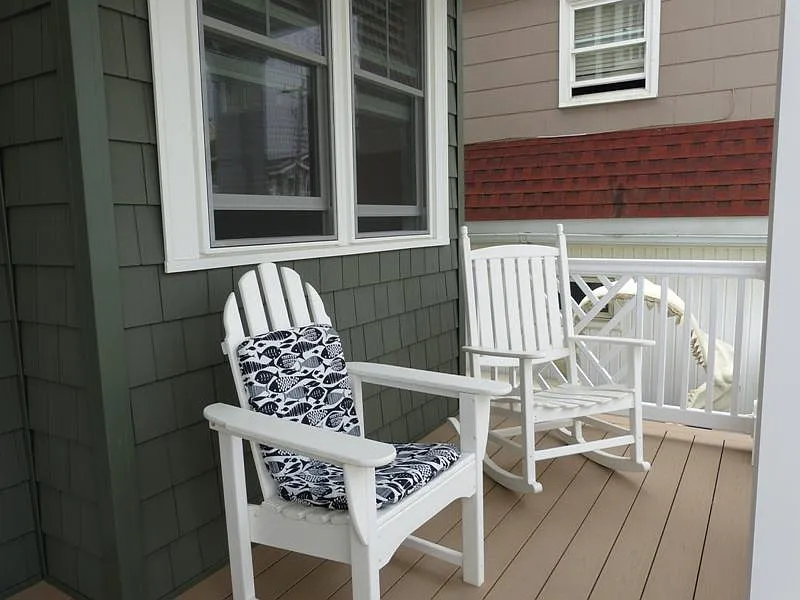 2717 Asbury Ave — Photo 3