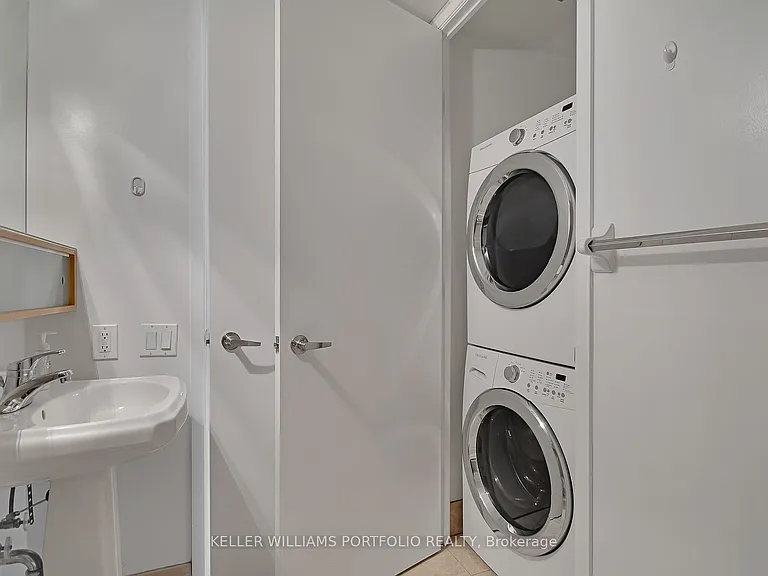 85 Bloor St E #1204 — Photo 14