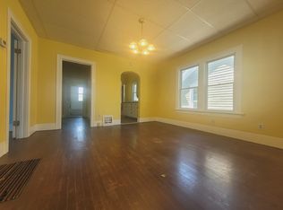 915 W 3rd St, Grand Island, NE 68801