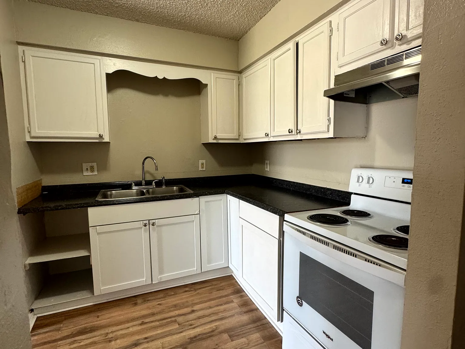 2 bed, 850 sqft, $950 — Photo 2