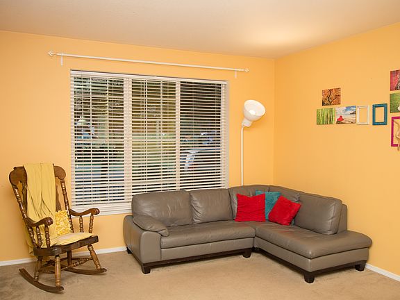 2nd image of 1292 SE Bianca St
