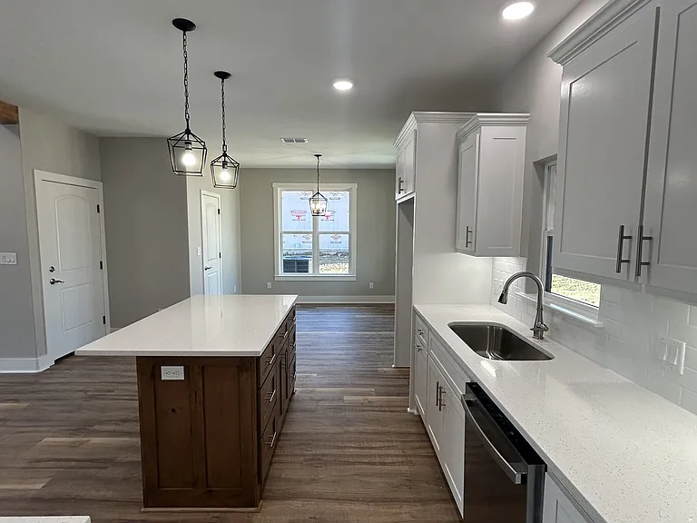 210 Diamondhead Dr — Photo 5