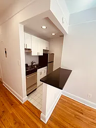 Rented by Metropolis Real Estate of Manhattan