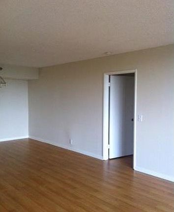 5th image of 3300 NE 191st St APT 411