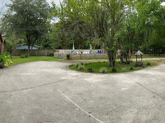 3rd image of 4076 Hardy Dr