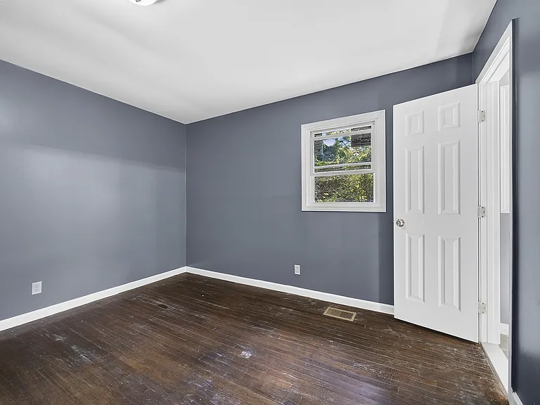 4009 Lindwood Dr — Photo 17
