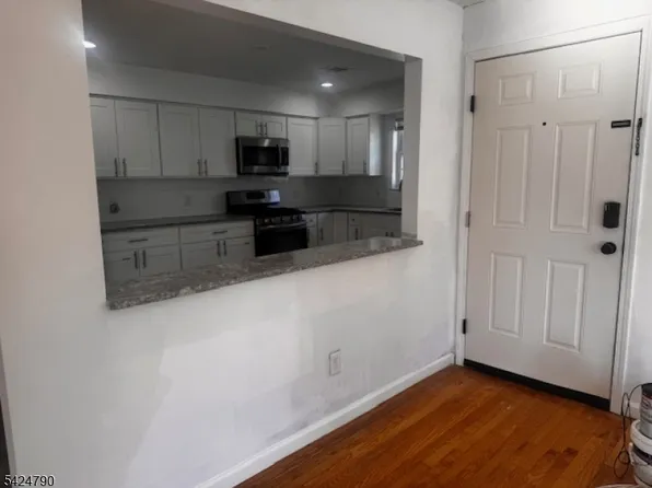 81-83 Hawthorne Ave, Newark, NJ