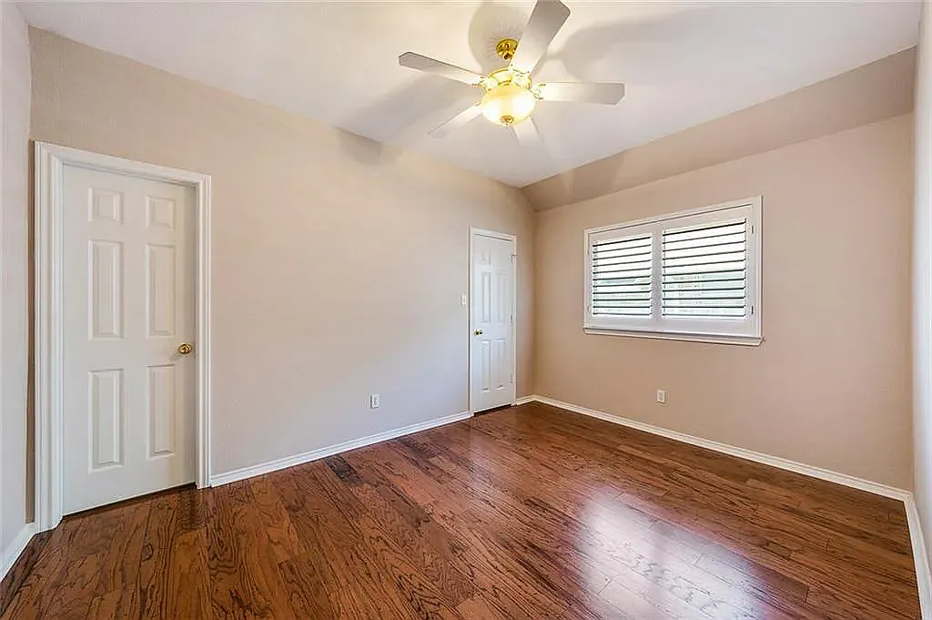 4 bed, 2363 sqft, $4,000 — Photo 3