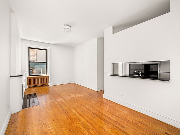 3rd image of 121 Madison Ave APT 2C