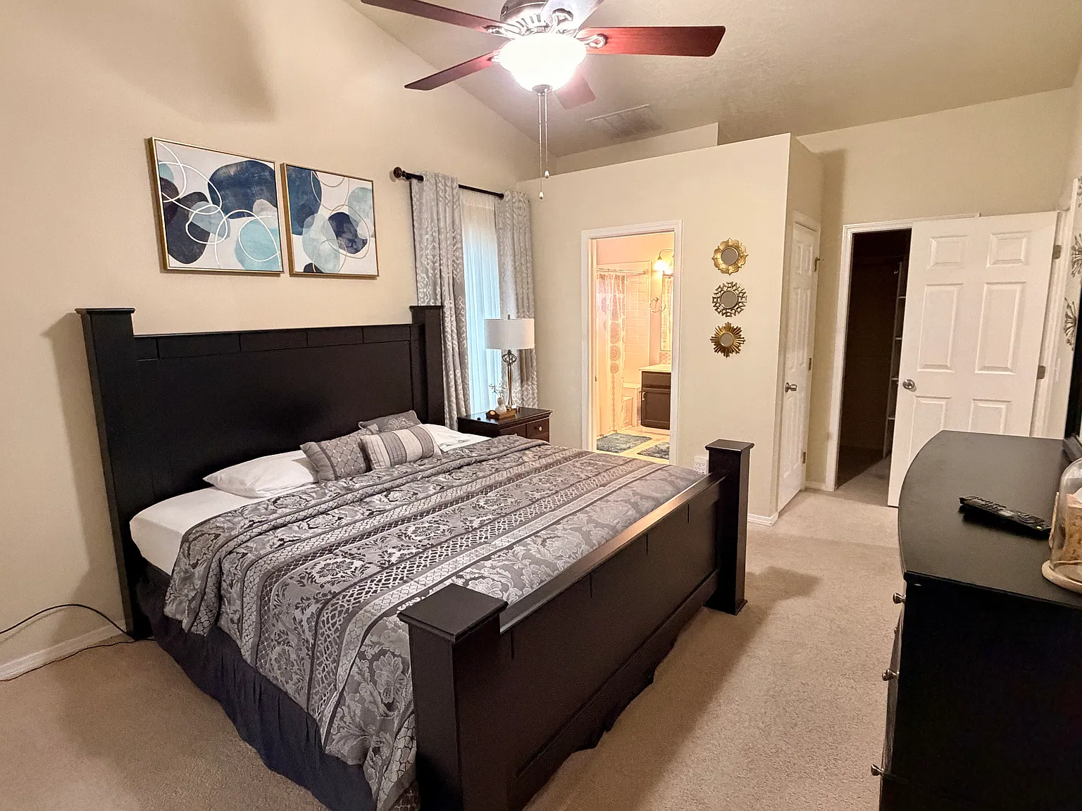 3 bed, 1400 sqft, $2,595 — Photo 1