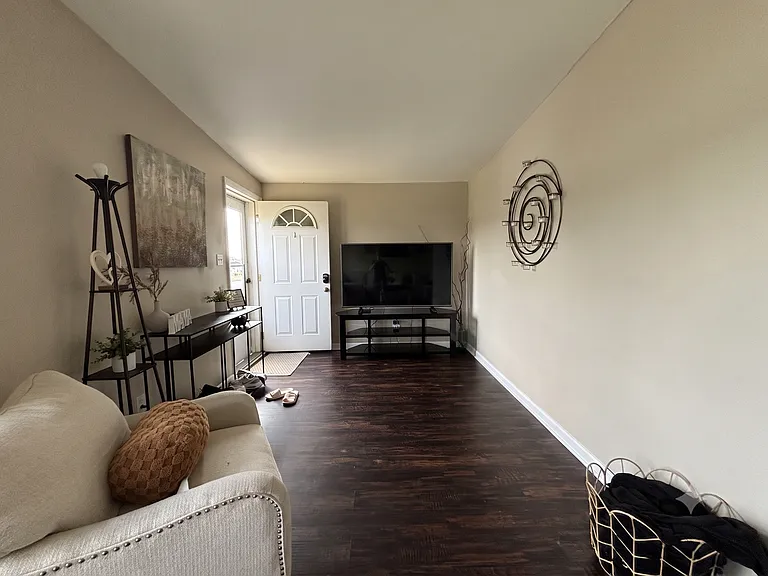 7100 Clearfield St — Photo 2
