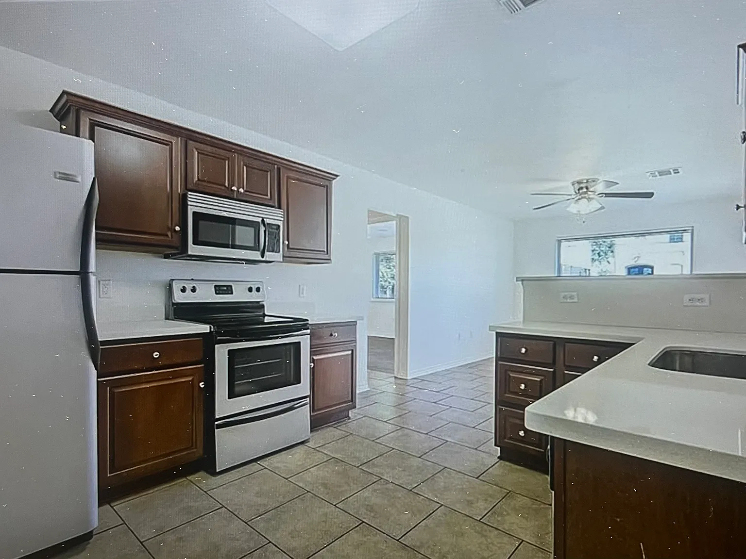 2 bed, 750 sqft, $1,750 — Photo 3