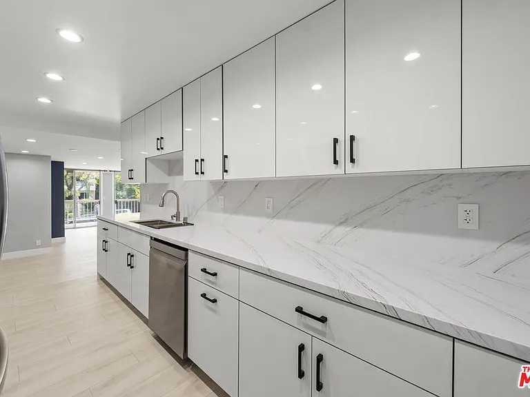 441 N Oakhurst Dr #206 — Photo 8