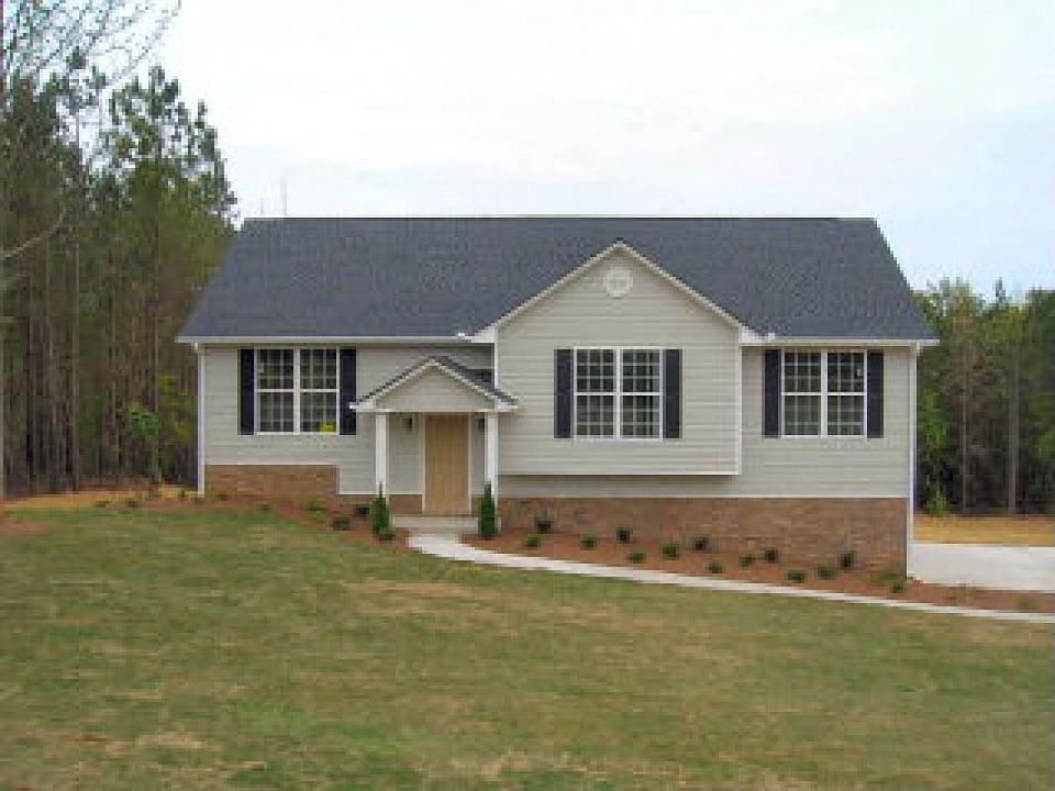 2nd image of 224 Pine Ridge Cir
