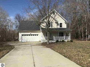 7575 Ogemaw Dr, Mt Pleasant, MI 48858