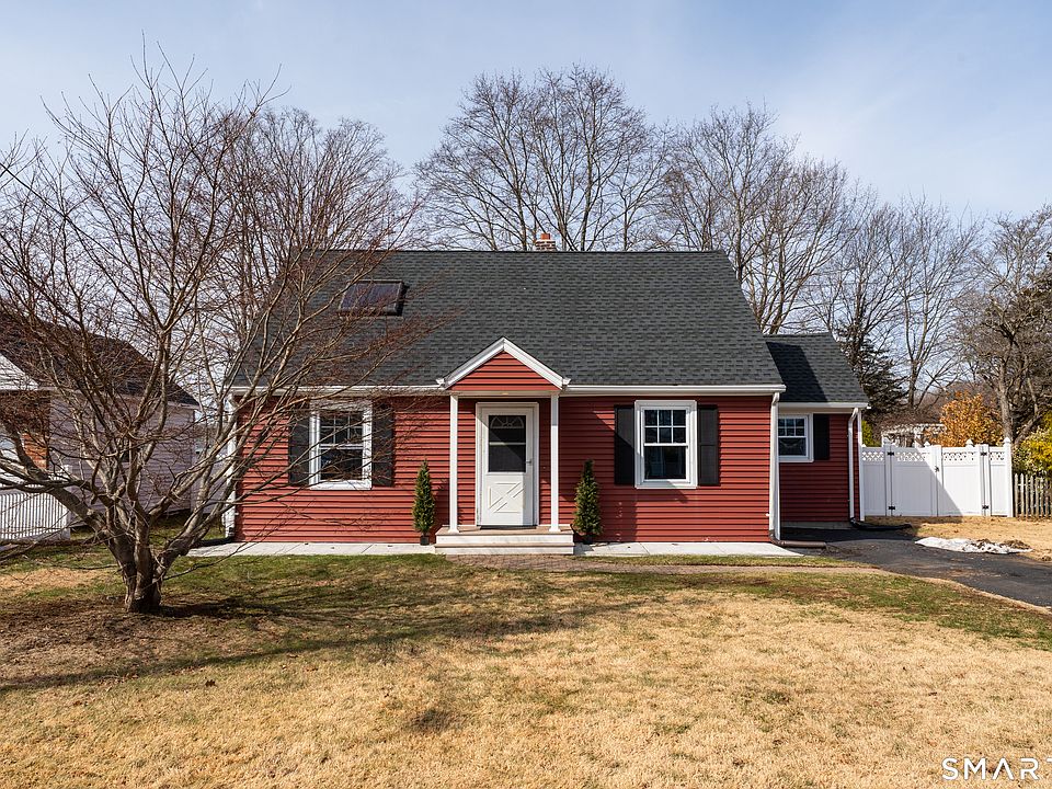 1st image of 12 Glenmoor Drive