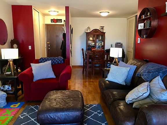 3rd image of 425 W Willow Ct APT 226