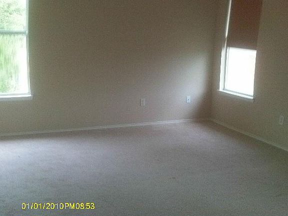2nd image of 2915 Beau Dr