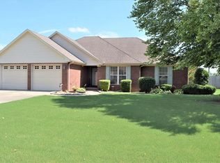 2222 Lisa Ave, Muscle Shoals, AL 35661
