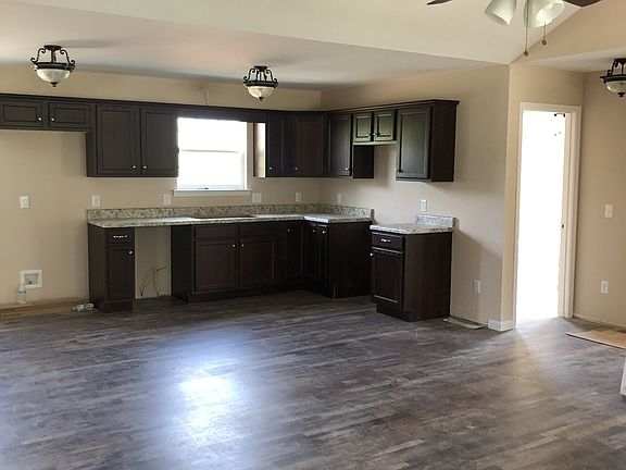 4th image of 490 Willow Way Lot 66