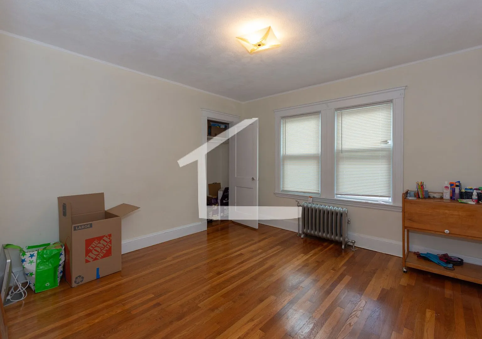 B.C-Area 4 Bed With Parking Included — Photo 3