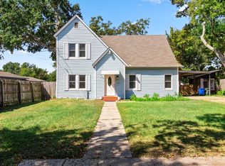 910 Avenue J, Huntsville, TX 77320