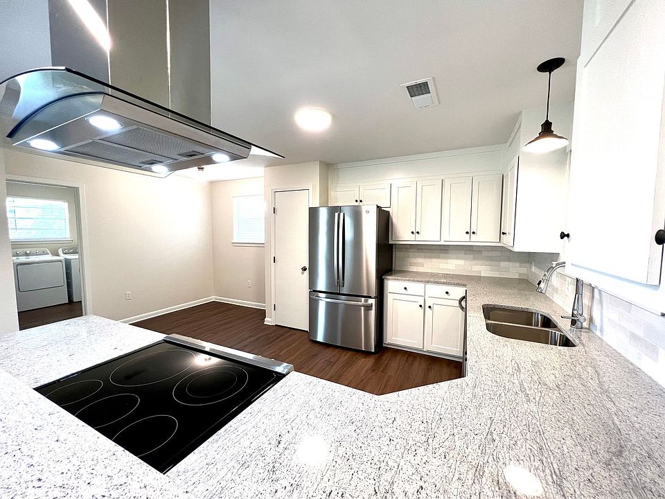 1st image of 3041 Singletary Dr