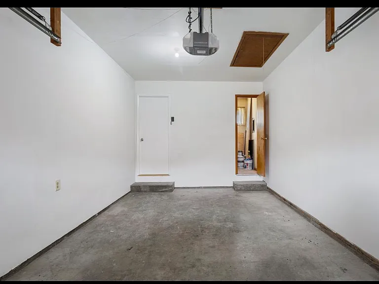 1203 Mitchem Dr #B — Photo 8