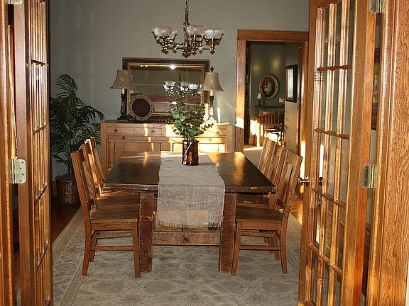 2nd image of 806 8th St