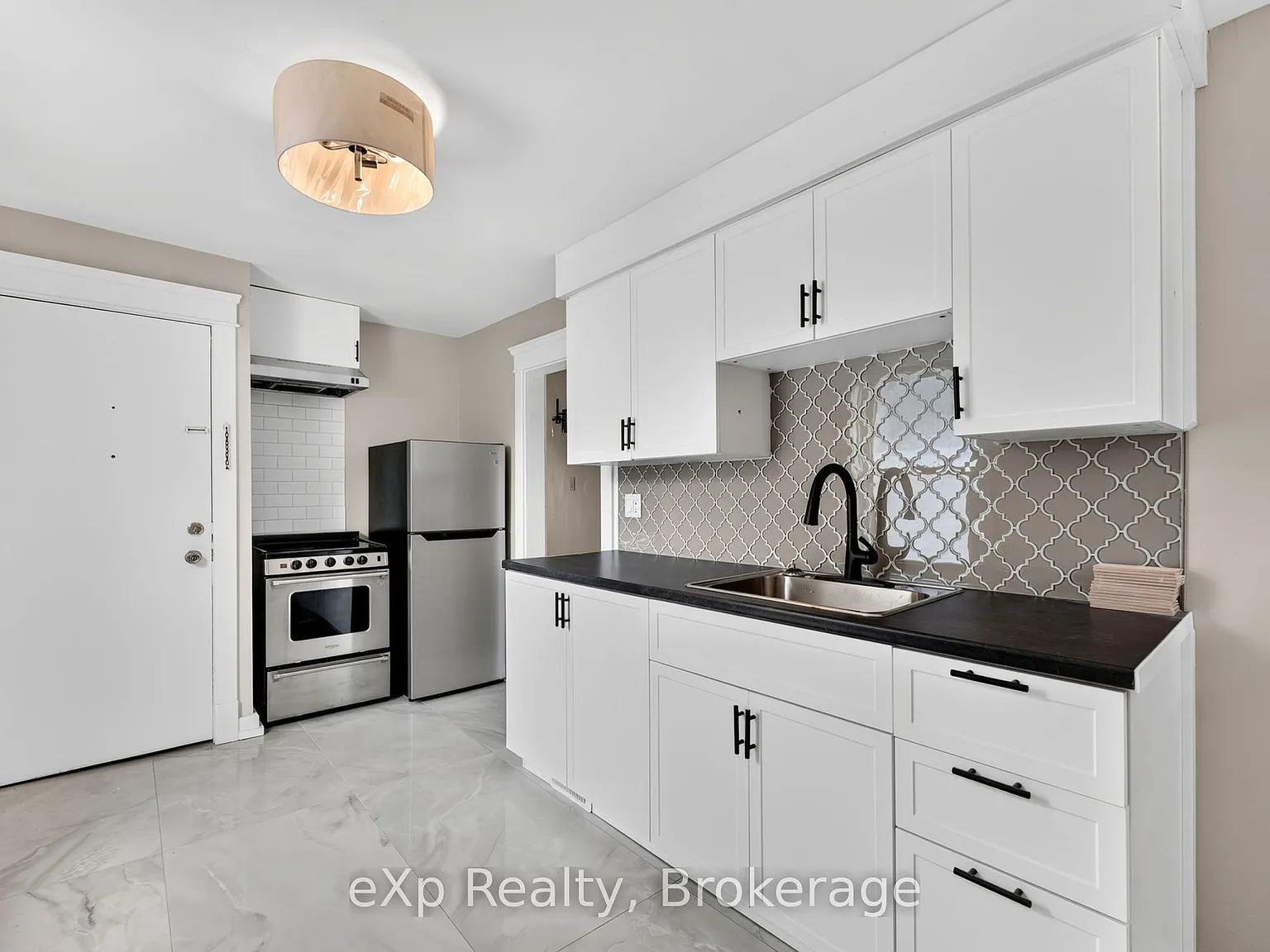 2 bed, $1,800 — Photo 4