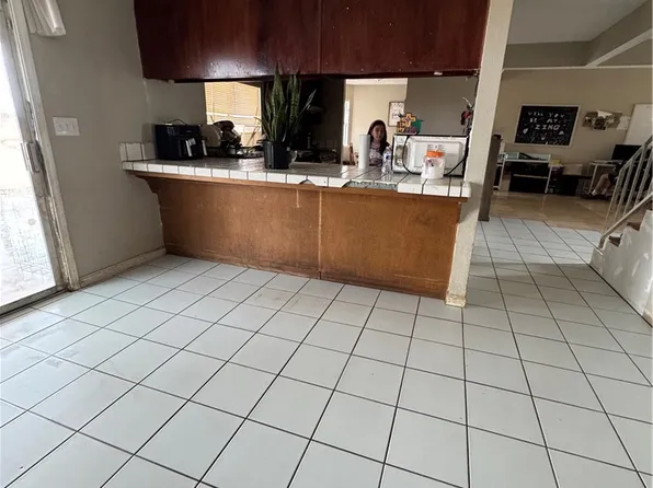 823 E Avenue J9, Lancaster, CA 93535