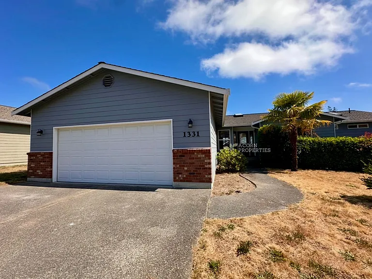 1331 SW Harbor Vista Cir — Photo 2