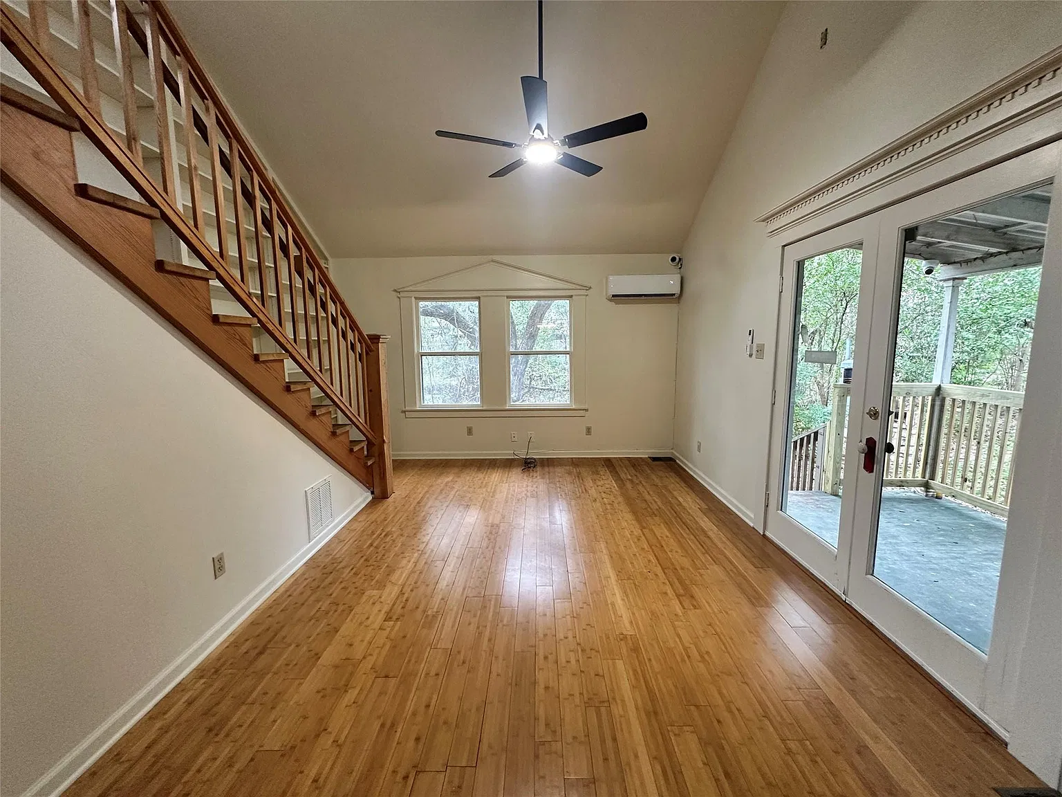 2 bed, 1.0 bath, 735 sqft, $1,800 — Photo 3
