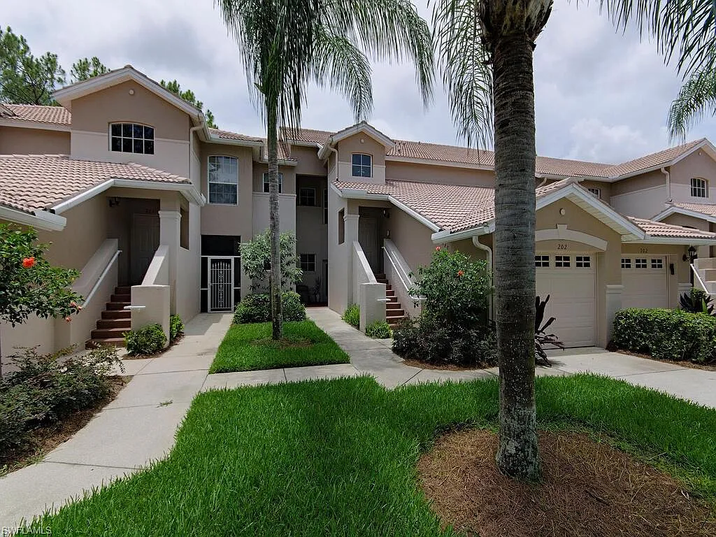 2 bed, 2.0 bath, 1558 sqft, $7,800 — Photo 3