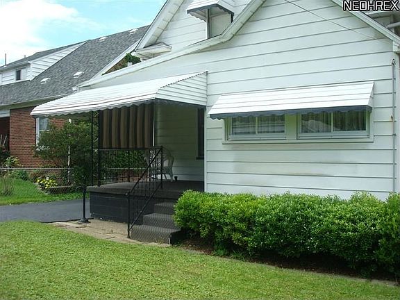 3rd image of 23 Meadowbrook Ave
