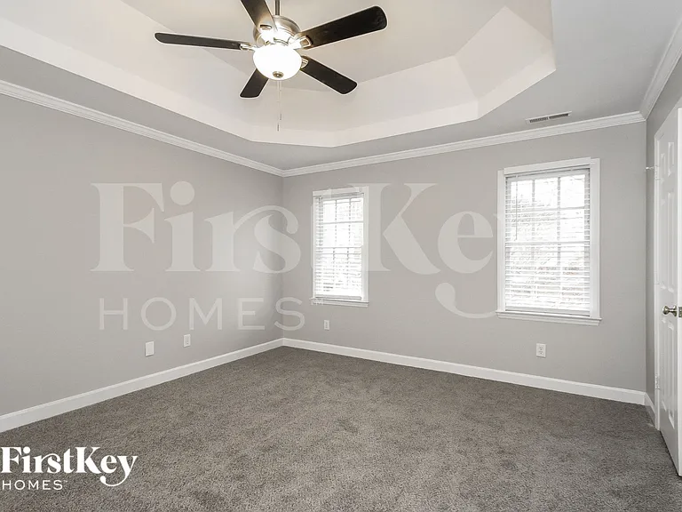 6866 Greenbrook Dr — Photo 8