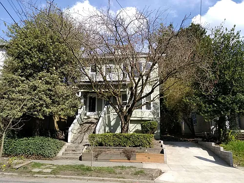 528 11th Ave E Photo 1