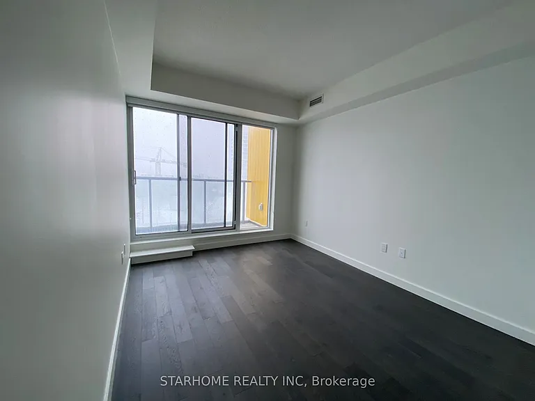 95 McMahon Dr #Townhouse 510 — Photo 4