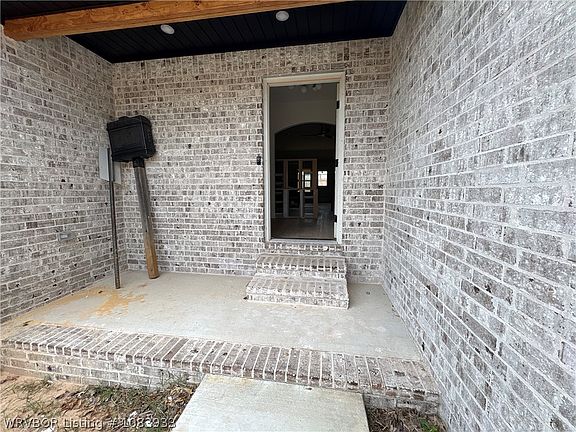 2nd image of 1129 Hunter Dr