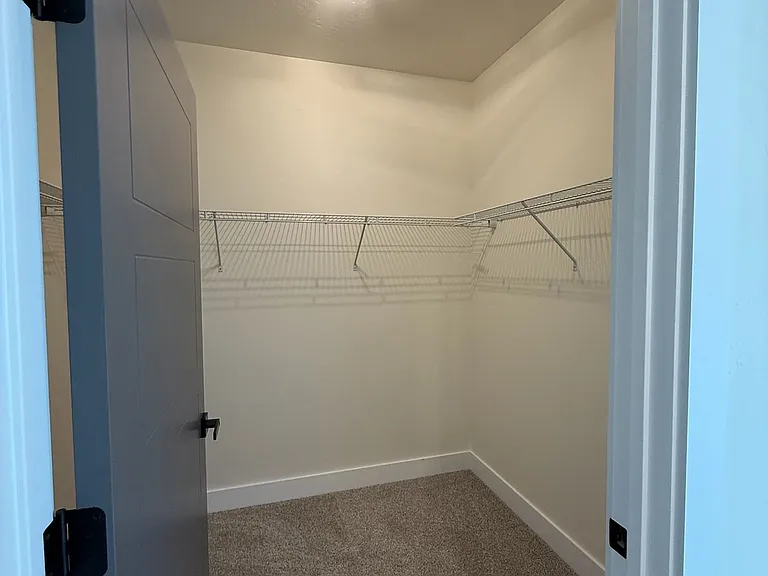 707 Victory Ln — Photo 35