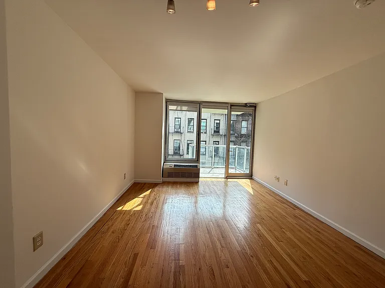 540 W 50th St #6A — Photo 2