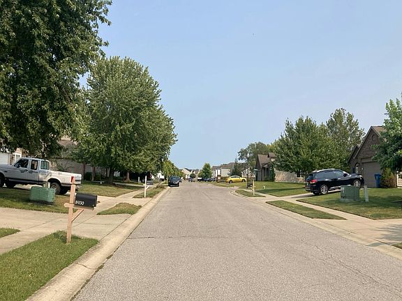 4th image of 8936 Hosta Way