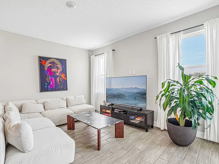5282 Neil Dr — Photo 12