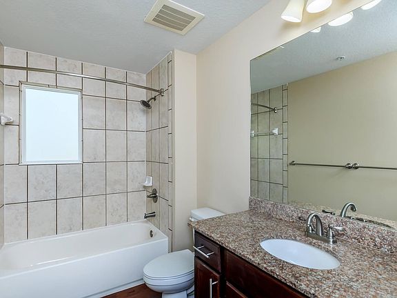 5th image of 406 N Hubert Ave Suite 206