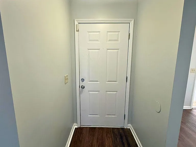 108 Craig Way — Photo 2