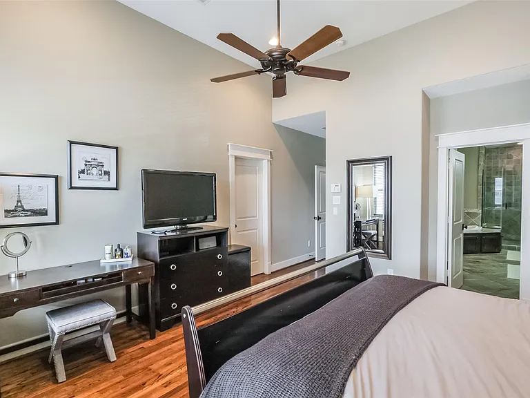 166 Reinicke St — Photo 30