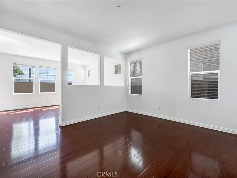 4544 Filson St — Photo 3
