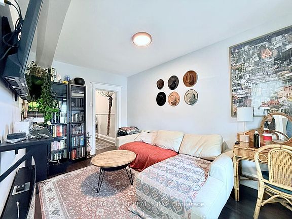 5th image of 231 Rosemount Ave